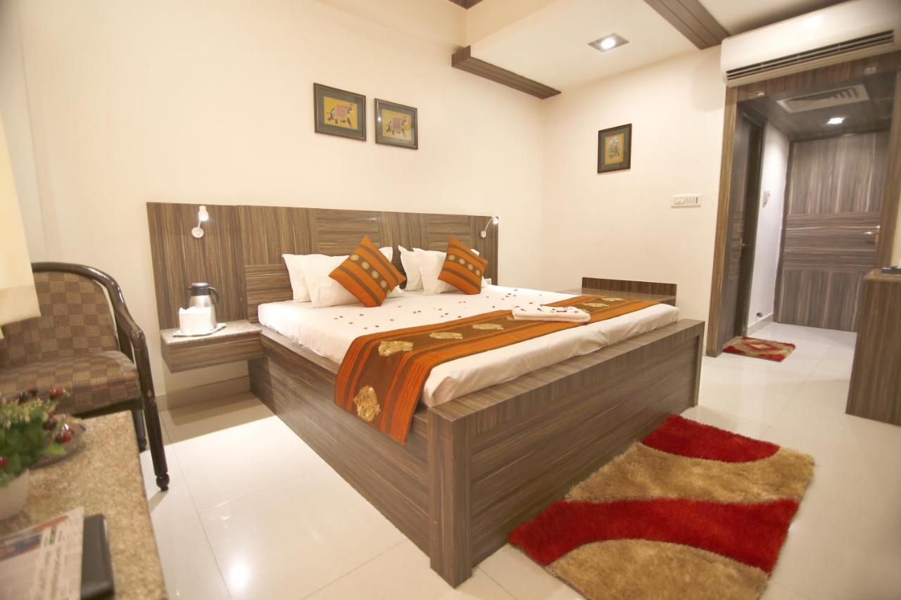 מטורה Hotel Sheetal Regency,Near Janambhumi מראה חיצוני תמונה